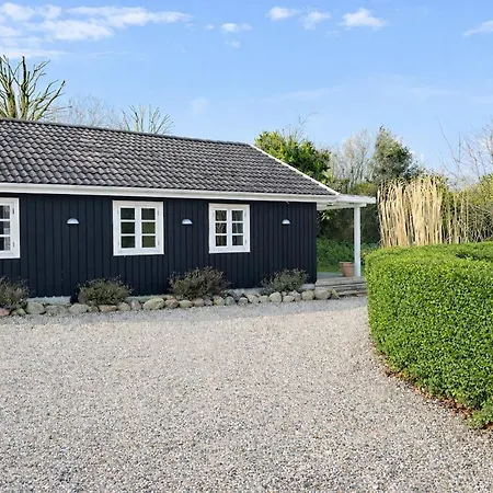 Roligt Gaestehus Naer Vandet Pa Thuro *
